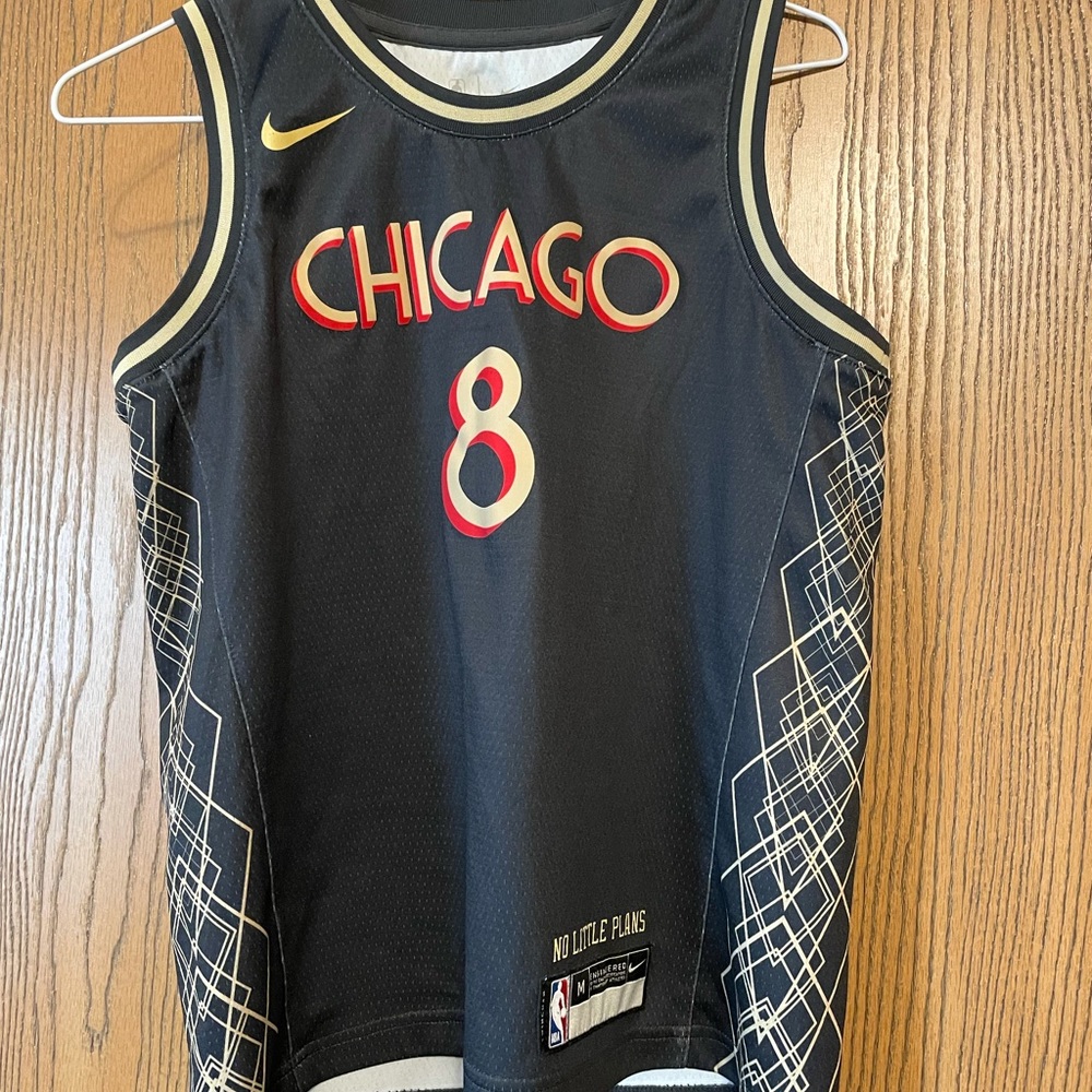 Youth Chicago Bulls basketball jersey size Medium